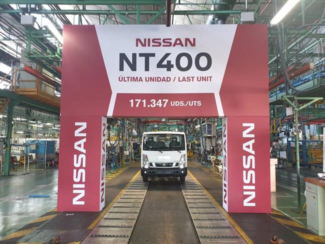 Nissan recorta un 51% su producción de vehículos en España en noviembre