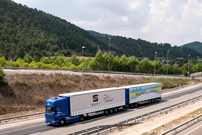 Seat amplía su flota de duotráilers y gigatráilers, que reducen las emisiones hasta un 30%