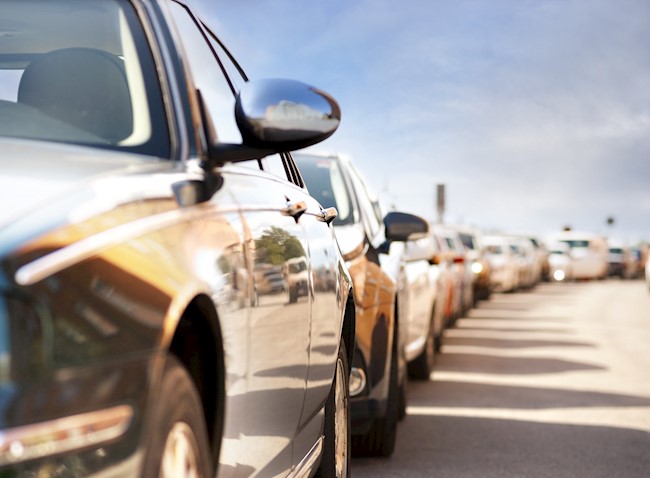 Las ventas de coches caerán un 2% este año en Europa, el primer descenso en siete años, según ACEA