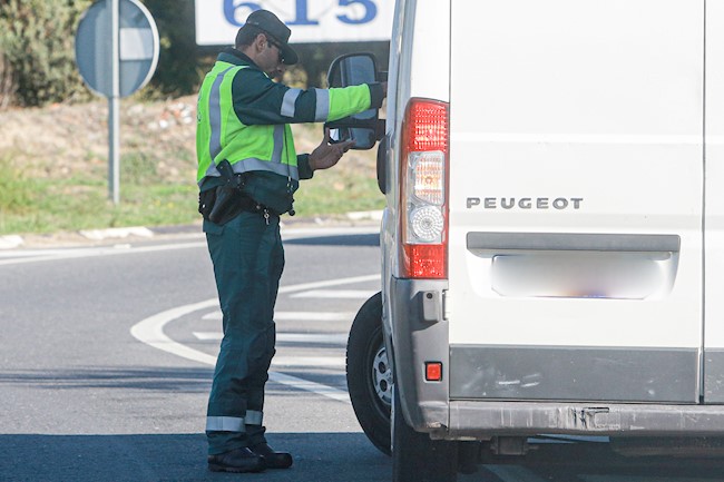 La DGT presentará "próximamente" su app para llevar el carné en el móvil