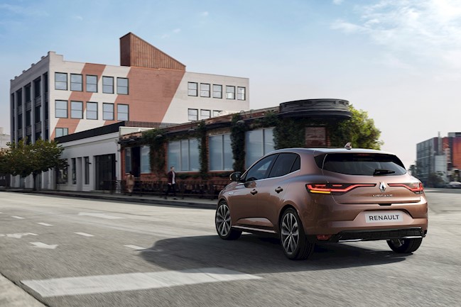 Renault actualiza el 'español' Mégane, que llegará en verano con una versión híbrida enchufable