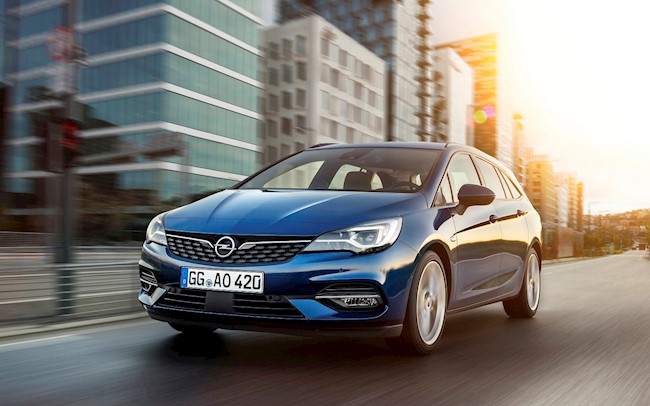 Opel actualiza el Astra, que ya está disponible en España y reduce sus emisiones un 21%