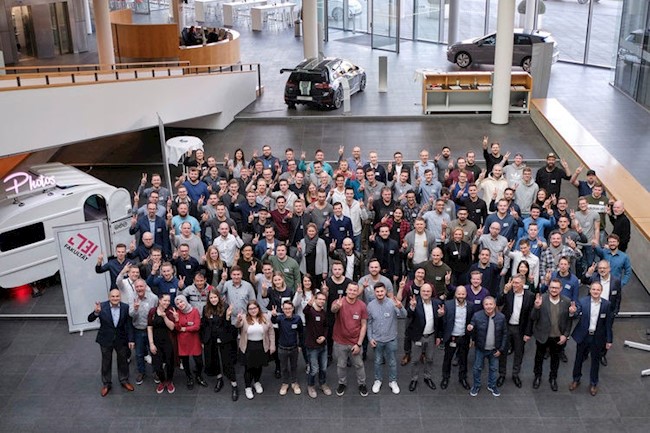 Volkswagen vuelve a lanzar su programa de formación para 100 informáticos, entre ellos dos refugiados