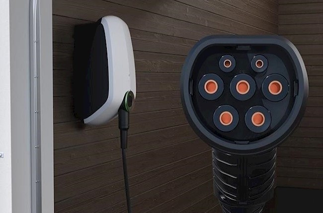 PSA recomienda empresas colaboradoras a sus clientes para instalar puntos de recarga eléctrica