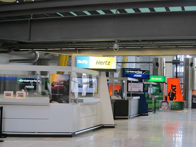 S&P pone en vigilancia con perspectiva 'negativa' a Hertz y Avis Budget por la reducción de los viajes