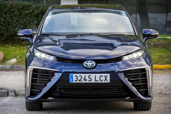 Toyota España pone su flota corporativa a disposición del personal sanitario