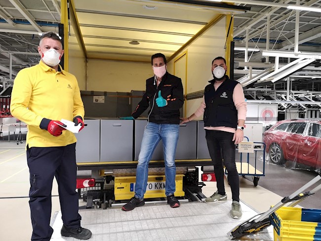 Correos reparte gratuitamente los respiradores fabricados por Seat