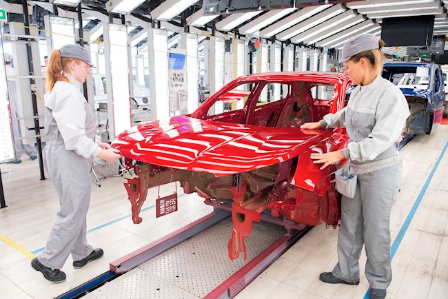 El sector del automóvil y los sindicatos firman un protocolo para la reactivación laboral