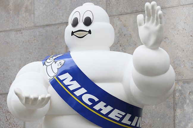 Michelin reanuda actividades con medidas como toma de temperatura, horarios escalonados o entrega de EPI