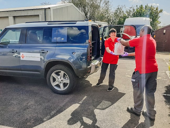 Jaguar Land Rover cede más de 300 vehículos para ayudar a la lucha contra el Covid-19