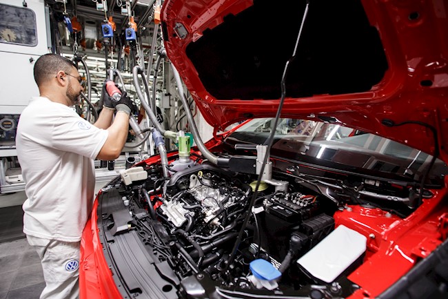 Volkswagen Navarra aprueba la modificación de turnos de trabajo para regresar a la actividad el día 27