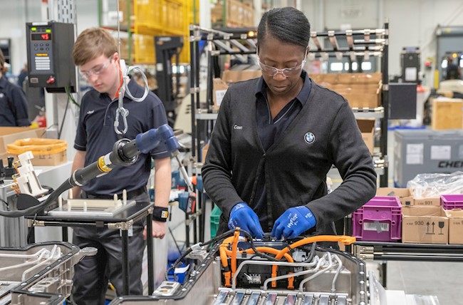 BMW necesitará en 2025 siete veces más litio del que requiere en la actualidad para coches eléctricos