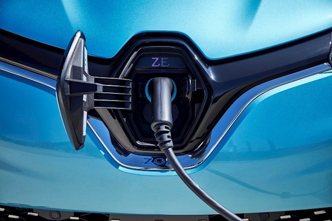 Tesla, BMW y Renault, las marcas que más vehículos eléctricos venden en Europa en el último año