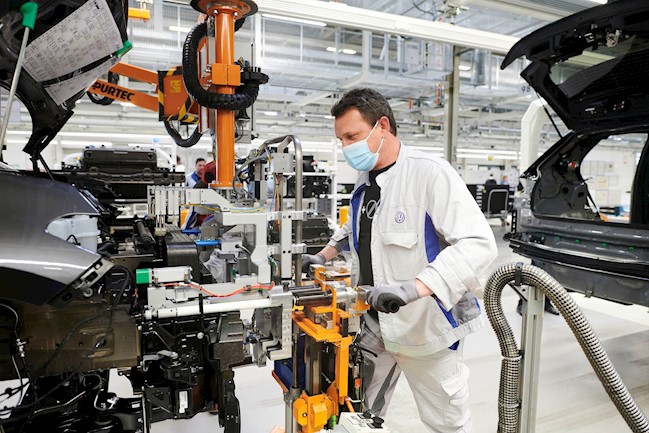 La marca Volkswagen gana un 47,7% menos en el trimestre y recorta su margen hasta el 2,5%