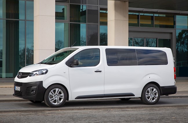 Opel ofrece su Vivaro Combi con tres longitudes diferentes y hasta 150 caballos