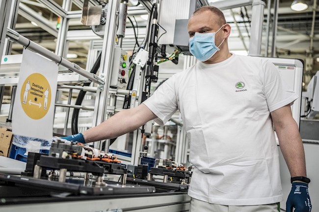 Skoda realizará pruebas de coronavirus a sus empleados de forma gratuita