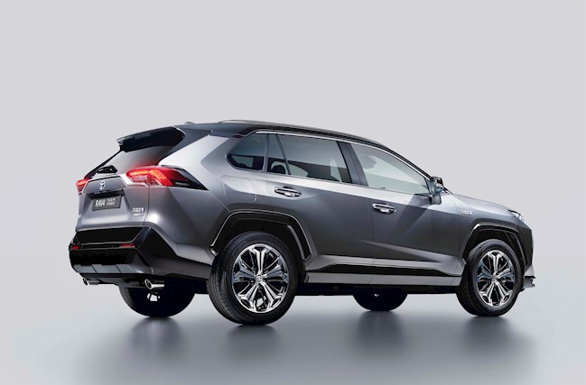 Toyota lanzará en la segunda mitad de este año el RAV4 híbrido enchufable, con hasta 306 caballos