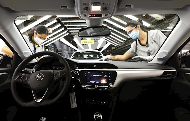 PSA Zaragoza incorporará el próximo lunes otro turno en la línea 2 del Opel Corsa