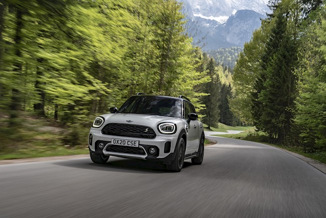 Mini actualiza el Countryman, con nuevos motores, luces LED y cuadro de instrumentos digital