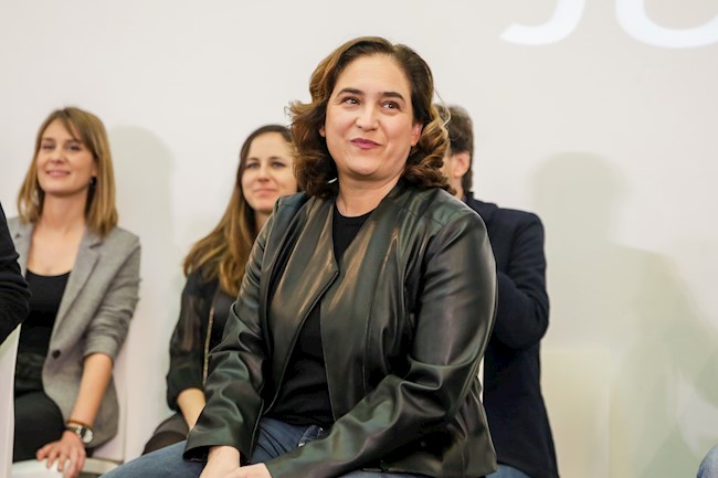 Colau dice que Nissan "no puede anunciar el cierre de las plantas como si nada"