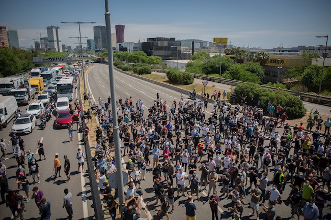 El pleno de Barcelona rechaza de forma unánime el cierre de Nissan