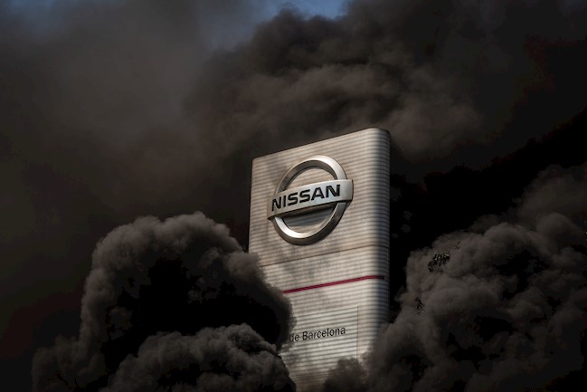 Asociaciones de taxistas rechazan el cierre de Nissan y piden un plan industrial
