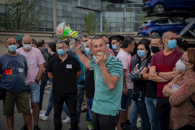 CC.OO. pide por carta a Garrigues Walker que el bufete no sea "cómplice" de Nissan