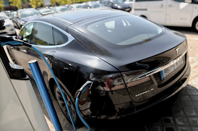 ACEA y Euroelectric urgen multiplicar por 15 los puntos de recarga actuales para 2030