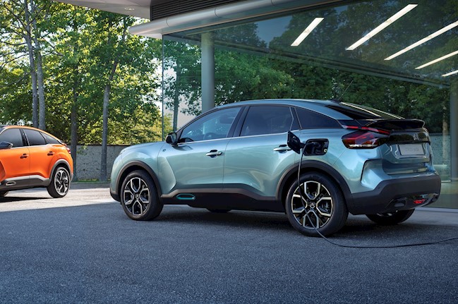 Citroën muestra el nuevo C4, que llegará con una versión eléctrica y se producirá en Madrid