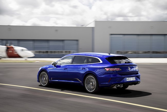 Volkswagen actualiza el Arteon, que llegará en la segunda mitad de año con una nueva versión familiar