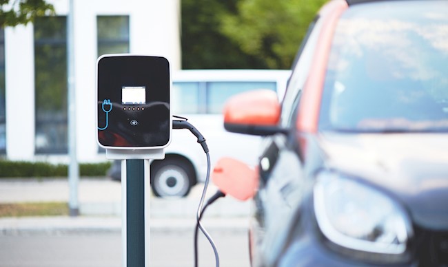 Aedive destaca el valor de las infraestructuras de recarga en la nueva industria de la automoción
