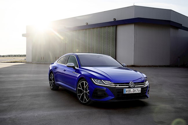 Mercedes-Benz y el Volkswagen Arteon, marca y modelo más valorados por los internautas en junio