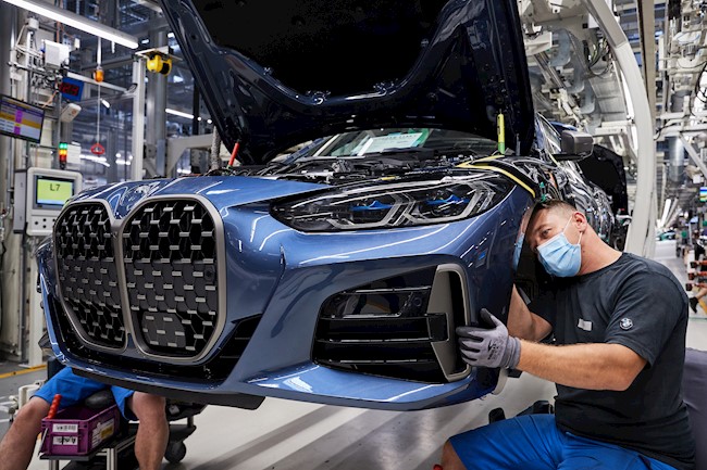 BMW inicia la producción de cinco nuevos modelos en su planta de Dingolfing (Alemania)
