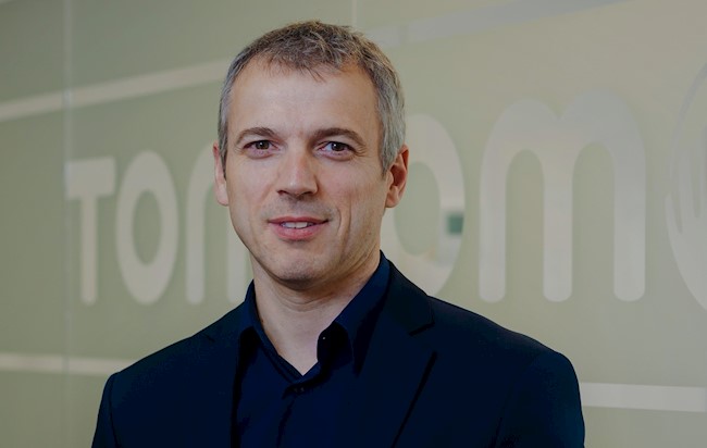TomTom gira hacia la conducción autónoma: "El mapa debe cambiar para servir a una máquina"