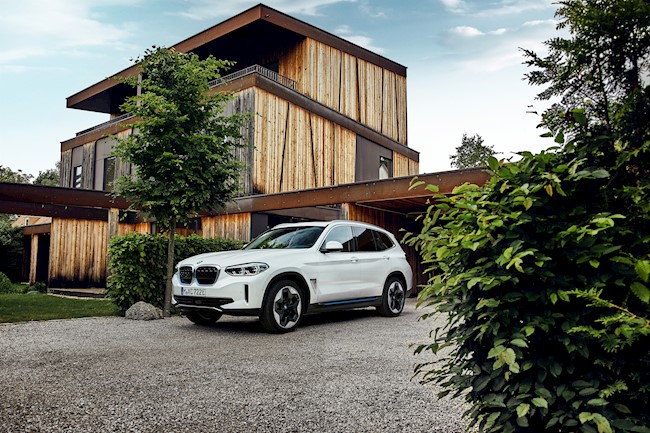 El nuevo BMW iX3 eléctrico, que se producirá en China, llegará a España en el primer trimestre de 2021