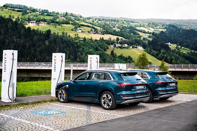 Audi vende 17.641 unidades del e-tron en todo el mundo en el primer semestre, un 86,8% más