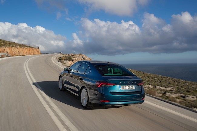 Skoda lanza la cuarta generación del Octavia, que tendrá una versión híbrida enchufable