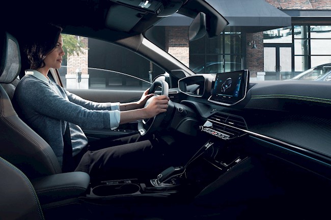 Peugeot permite controlar el climatizador, la radio o el navegador de sus vehículos a través de la voz