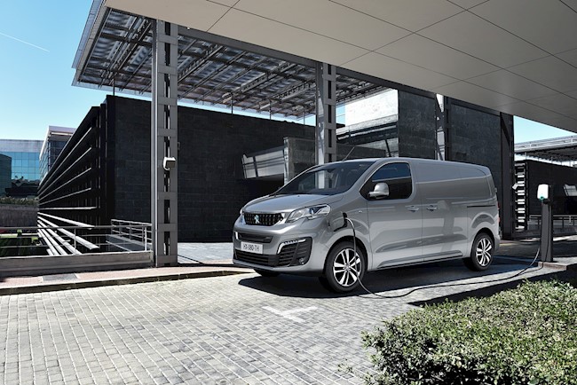 Peugeot lanza en España el nuevo e-Expert 100% eléctrico, con hasta 330 kilómetros de autonomía