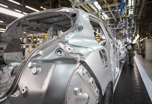 La producción de vehículos en España se recupera "levemente" en junio, aunque cae un 19%