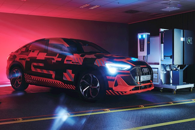 Audi desarrolla una tecnología de carga bidireccional que permite usar el coche como fuente de energía