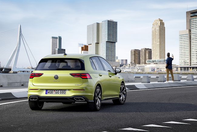 Volkswagen ya admite pedidos en España del Golf R-Line, que llegará en septiembre con asientos bucket