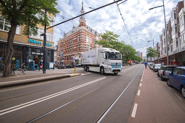 Mercedes-Benz prueba en Países Bajos y Bélgica su camión eléctrico eActros