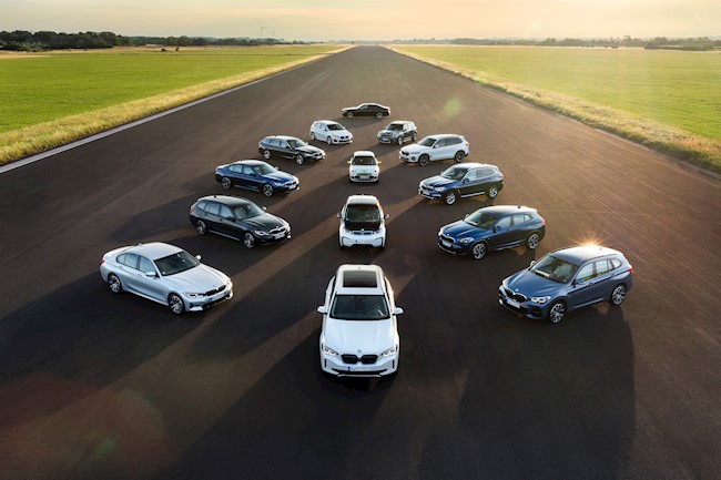 Uno de cada dos vehículos que BMW venda en Europa será eléctrico o híbrido enchufable en 2030