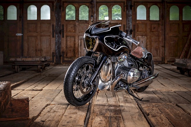 El customizador Bernhard Naumann versiona la motocicleta BMW R 18 y crea la nueva Blechmann R 18
