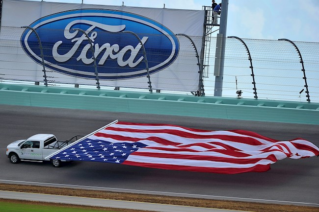 Ford estudia recortar 1.000 puestos de trabajo en Norteamérica para reducir costes