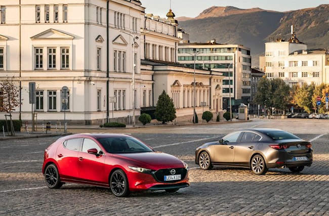 Mazda celebra 80 años de sus modelos compactos, que evolucionaron hasta el actual Mazda 3