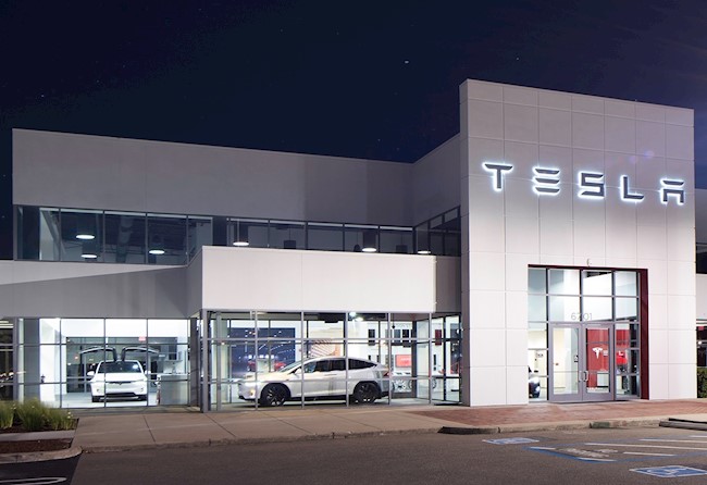 Tesla se hunde un 15% en Bolsa después de que Baillie Gifford recortase su partición en la empresa