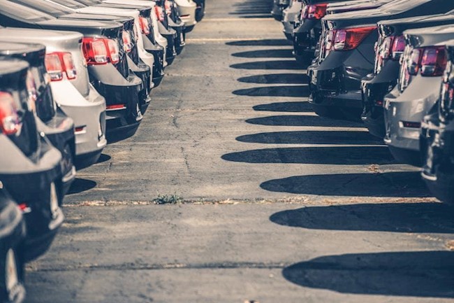 Los fabricantes de coches perdieron casi 11.000 millones en el trimestre y redujeron un 41% los ingresos