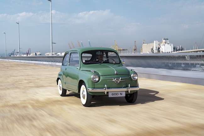 Seat reivindica el papel de su modelo 600 en el crecimiento de las ciudades españolas en los años 60